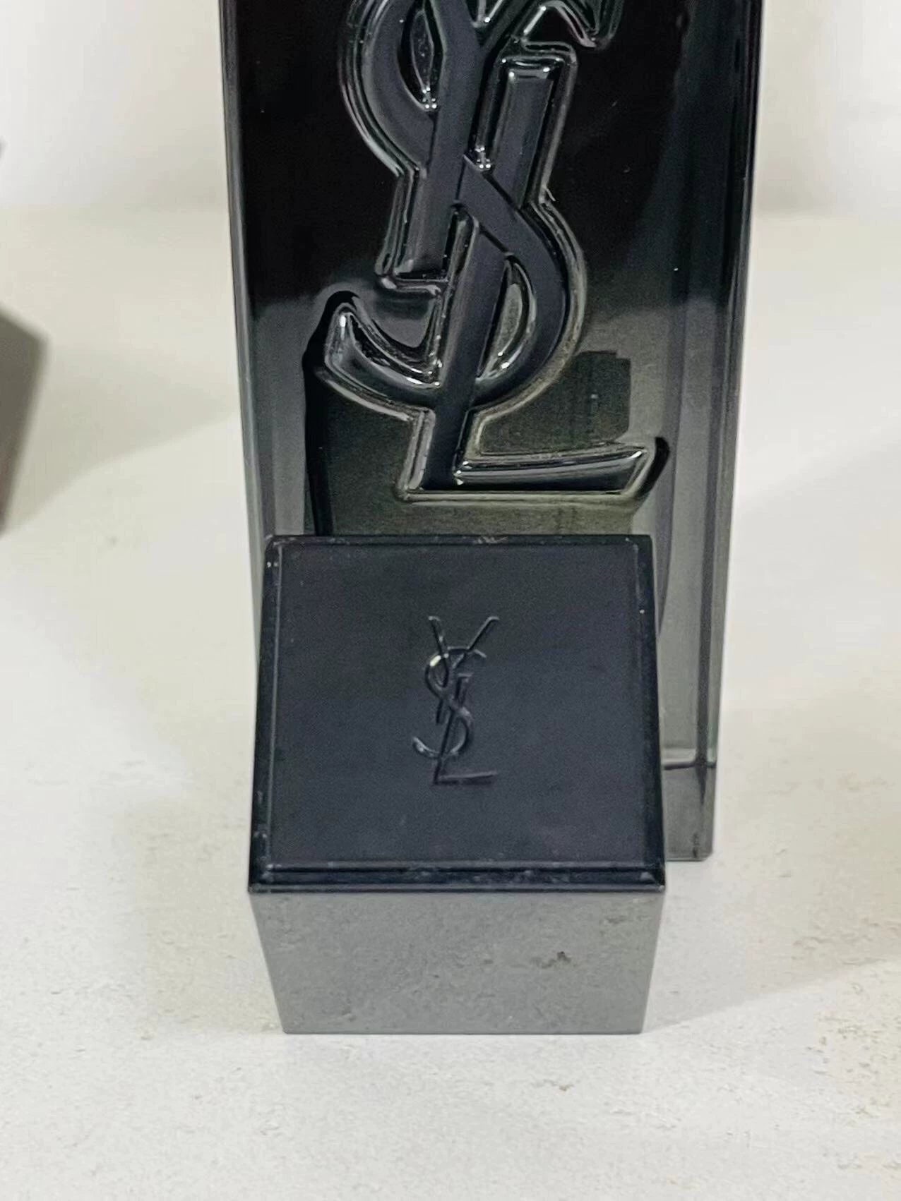 260526-18 Yves Saint Laurent is raw unruly 40ml 1.4 oz