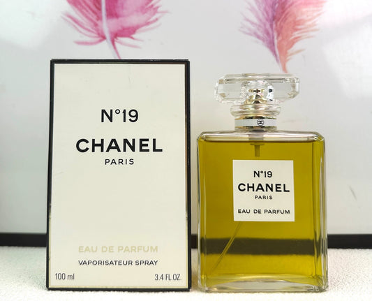 140525-81 Chanel No 19 EDP eau de parfum 100ml 3.4oz