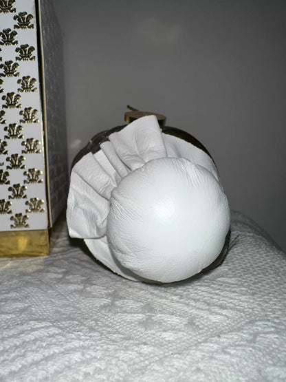 190326-83 Creed Stunning Celebrity White 250ml  8.5oz