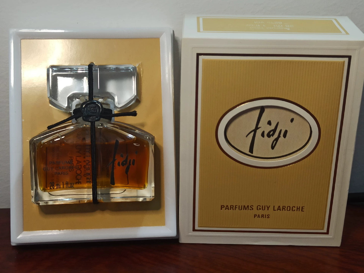 110526-60  Fiji 30ml 1 oz parfum