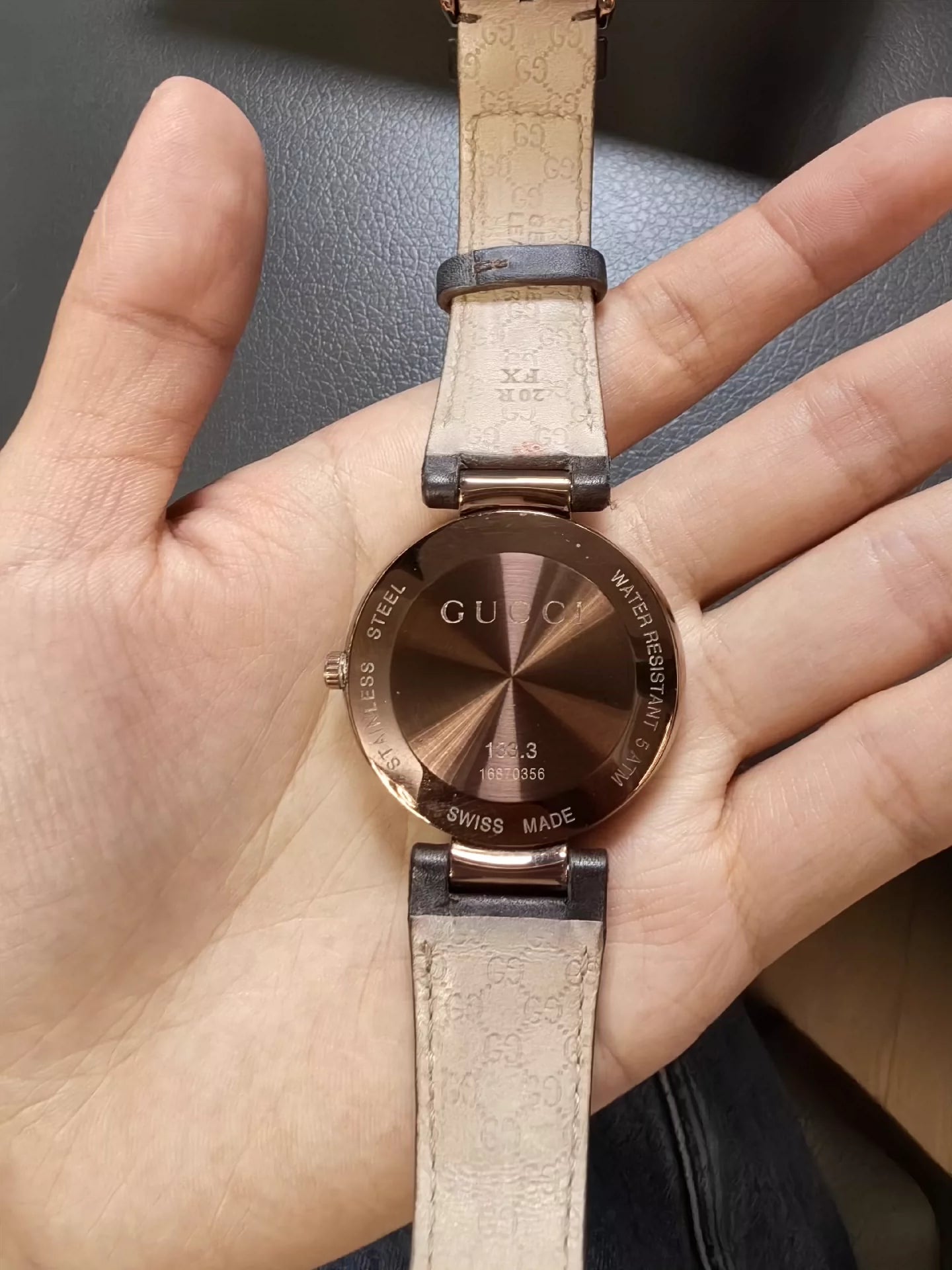 241224-12 Auth Gucci Watch unisex