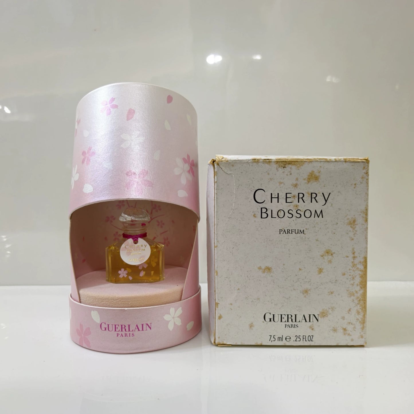 100826-29 Guerlain Sakura Essence 7. 5ml 0.2 oz