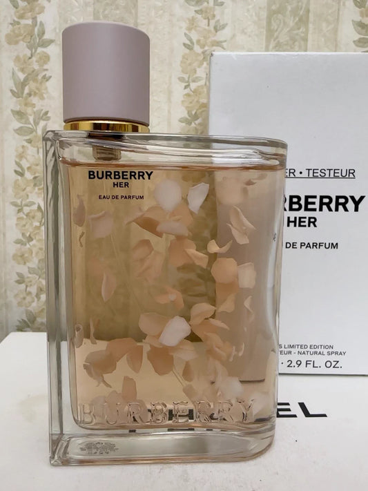 070526-72 Burberry Flower Her Petals Perfume 88ml 3 oz