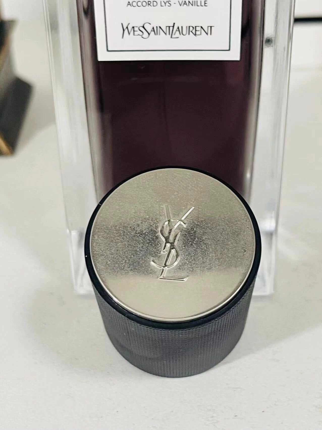 260526-15 Yves Saint Laurent hat 125ml 4.2 oz