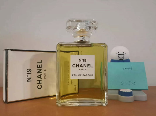 070525-2 Chanel No 19 Eau de Parfum EDP 100ml 3.4oz