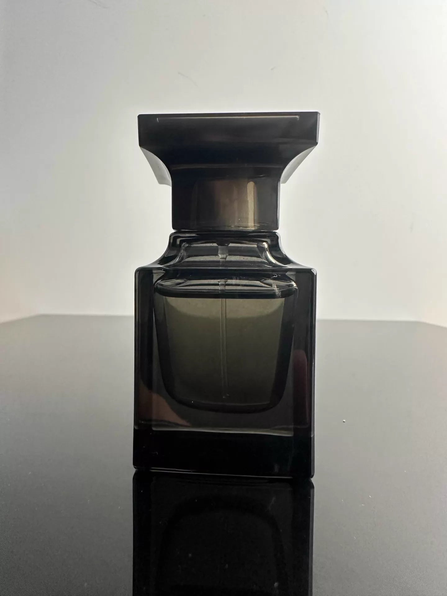 250626-1 Tom Ford Ebony Agarwood remaining Perfume 30ml 1 oz