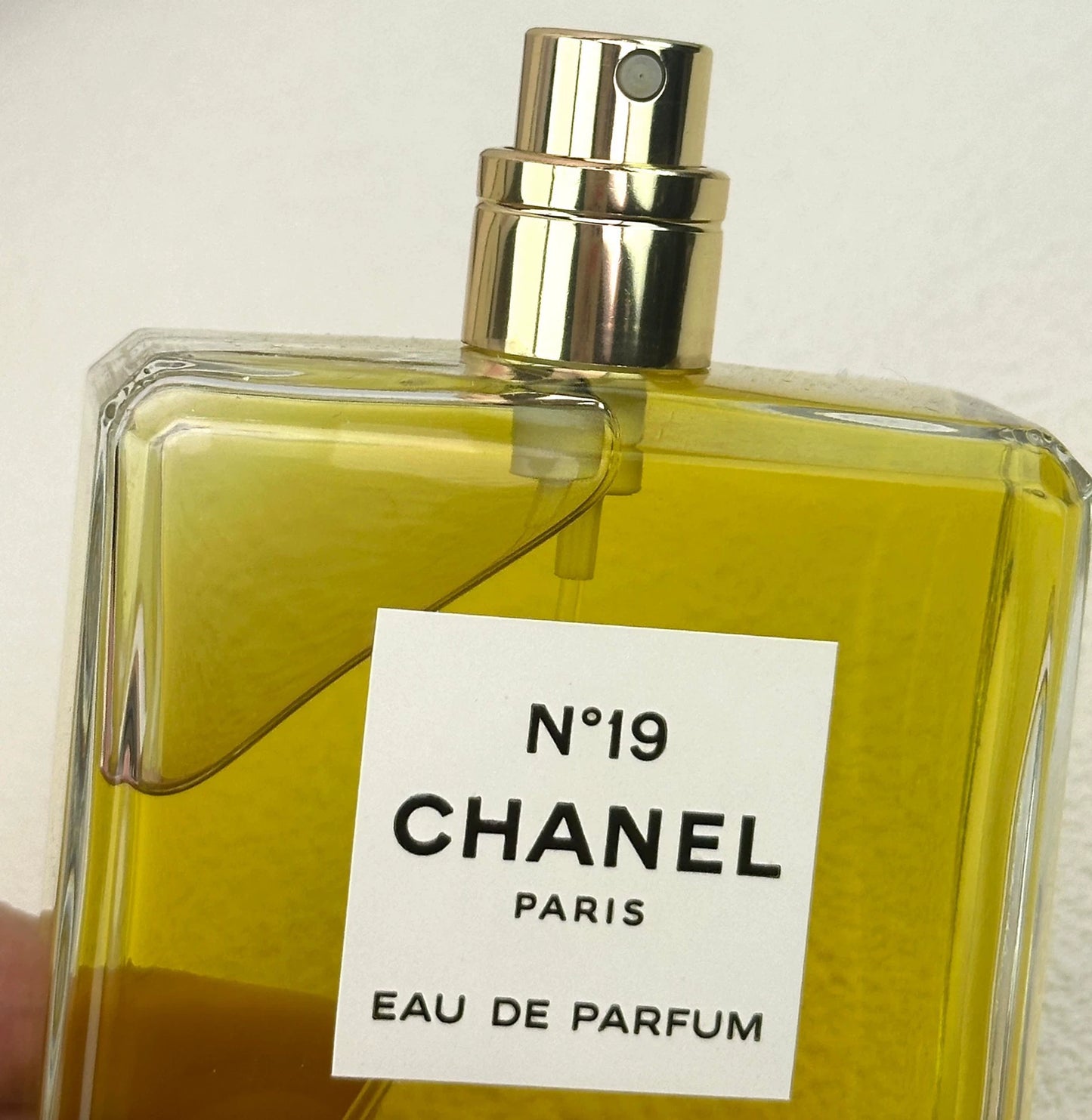 140525-81 Chanel No 19 EDP eau de parfum 100ml 3.4oz