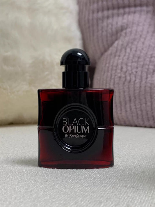 240326-11 Yves Saint Laurent Black Opium Scarlet 30ml