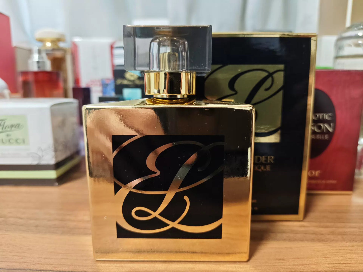 040926-41 Estée Lauder  Wood Mystique 100ml