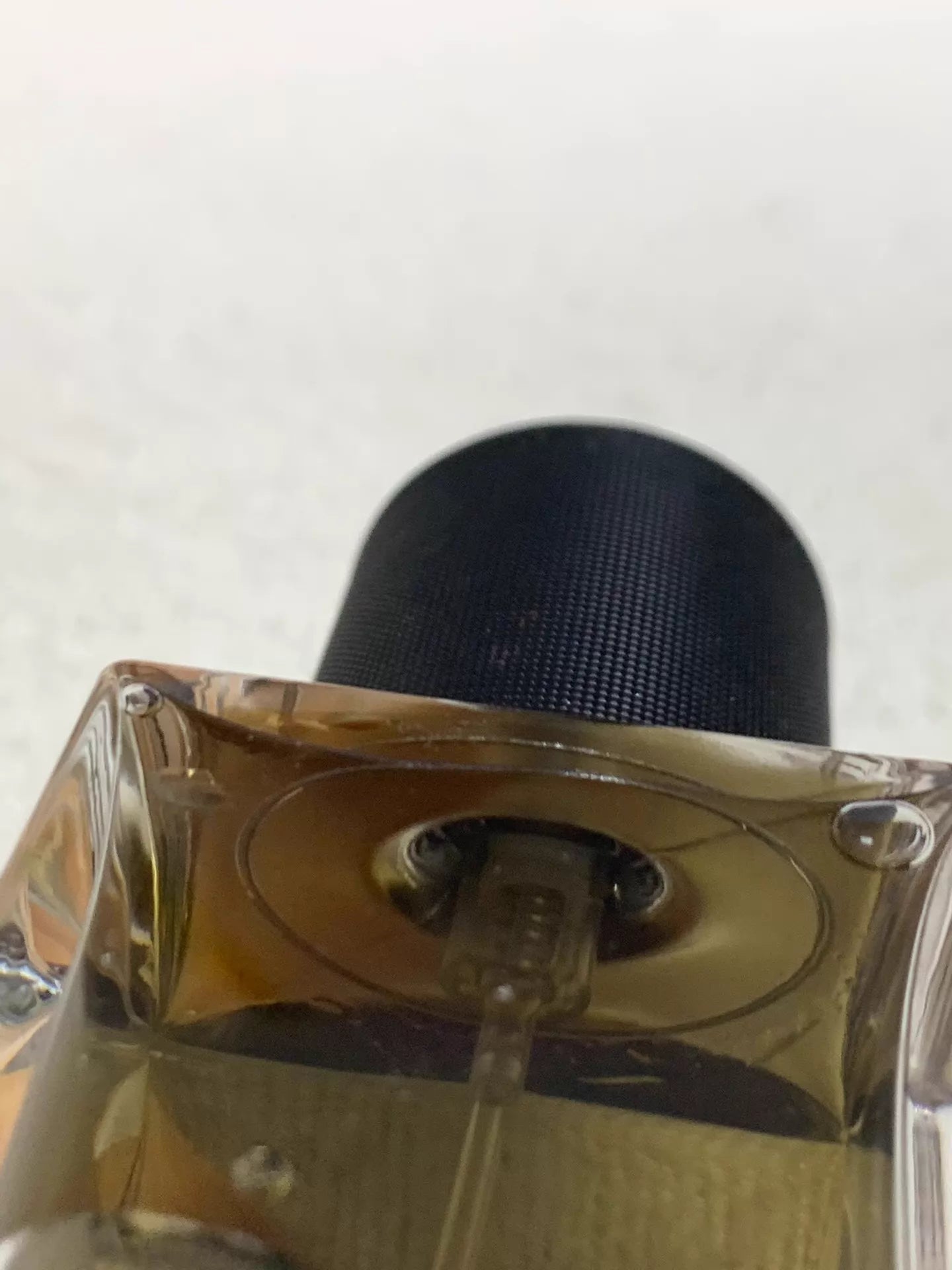 240326-8 Yves Saint Laurent Leather 75ml