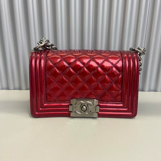 221124-46 Auth Chanel Boy Bag Small Classic Quilted Flap CC Leboy Crossbody