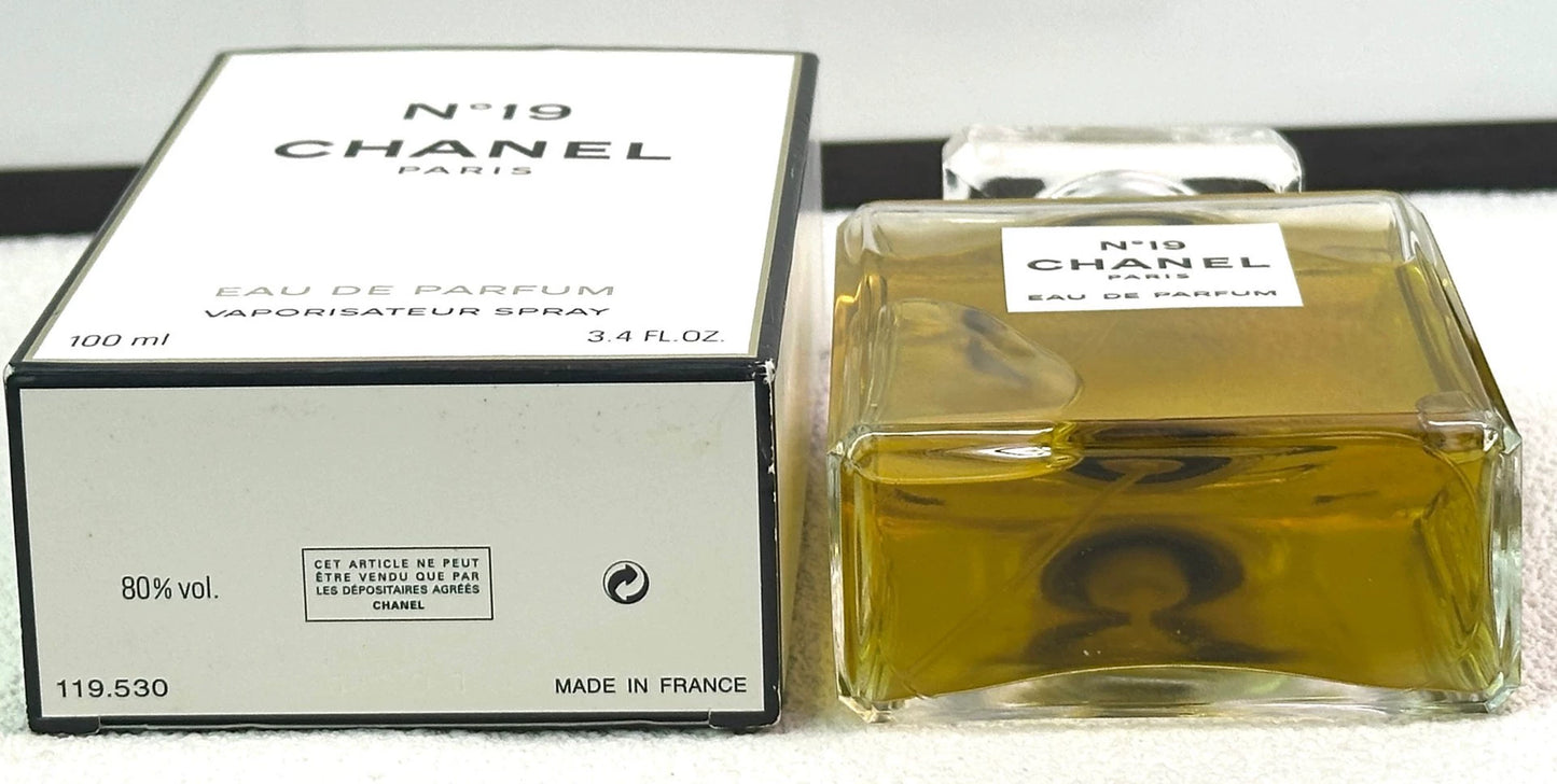 140525-81 Chanel No 19 EDP eau de parfum 100ml 3.4oz