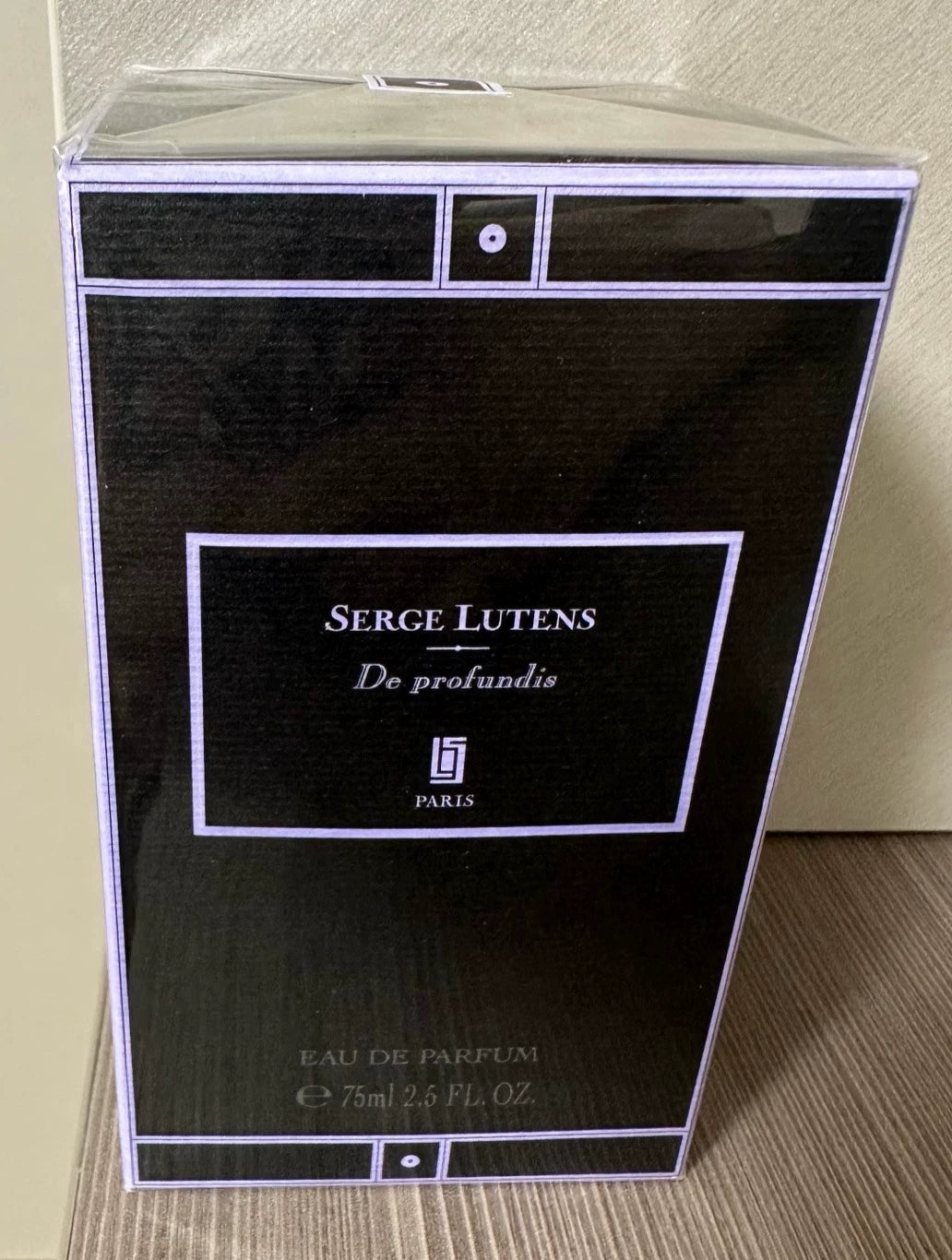 150926-218 Serge Lutens Abyss Book Simple Suspended Bell 75ml 2.5 oz