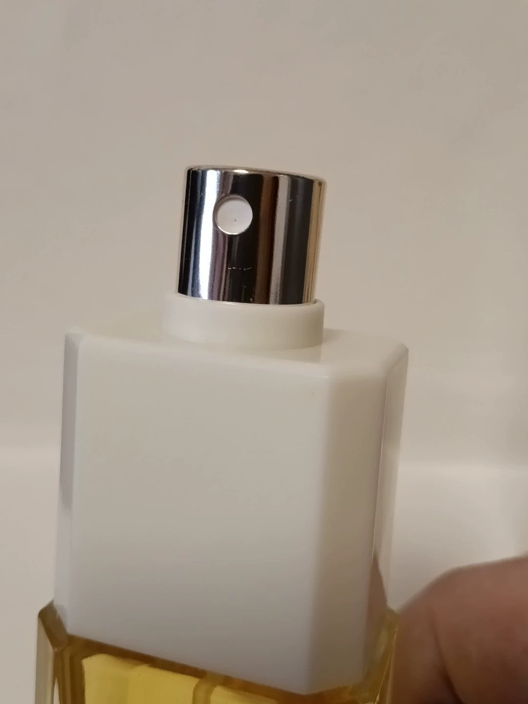 041125-26 Yves Saint Laurent  75ml 2.5 oz EDT eau de toilette