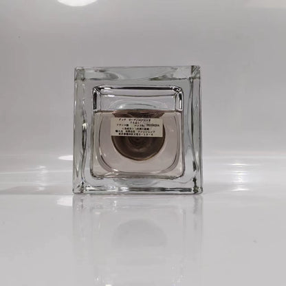 020926-249 Gucci second generation of Perfume