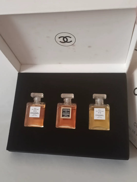 151025-52 Chanel No 5 Eau de Parfum EDP 3 x 8ml 0.3oz