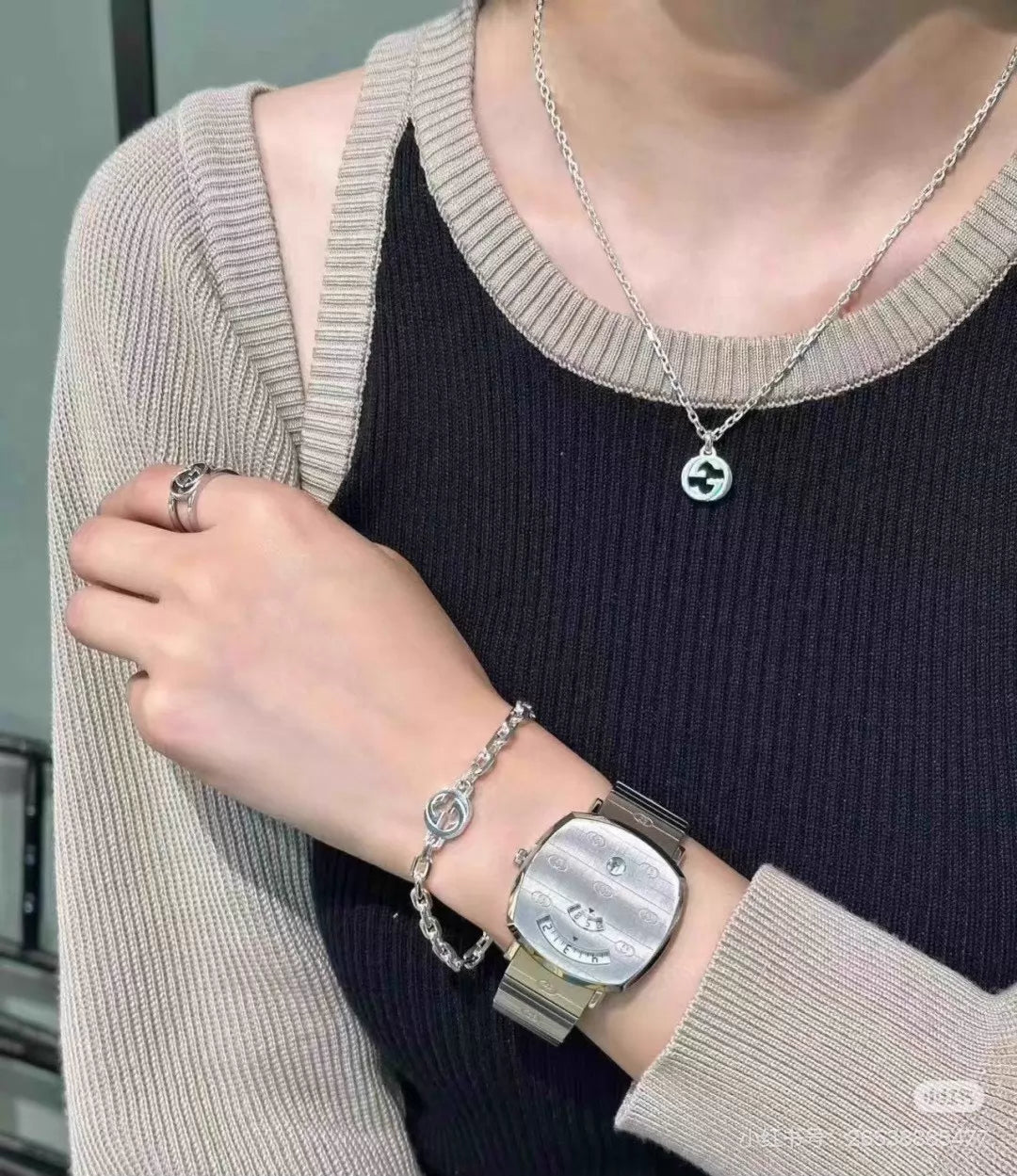 020426-watch-70 Gucci silver grip series