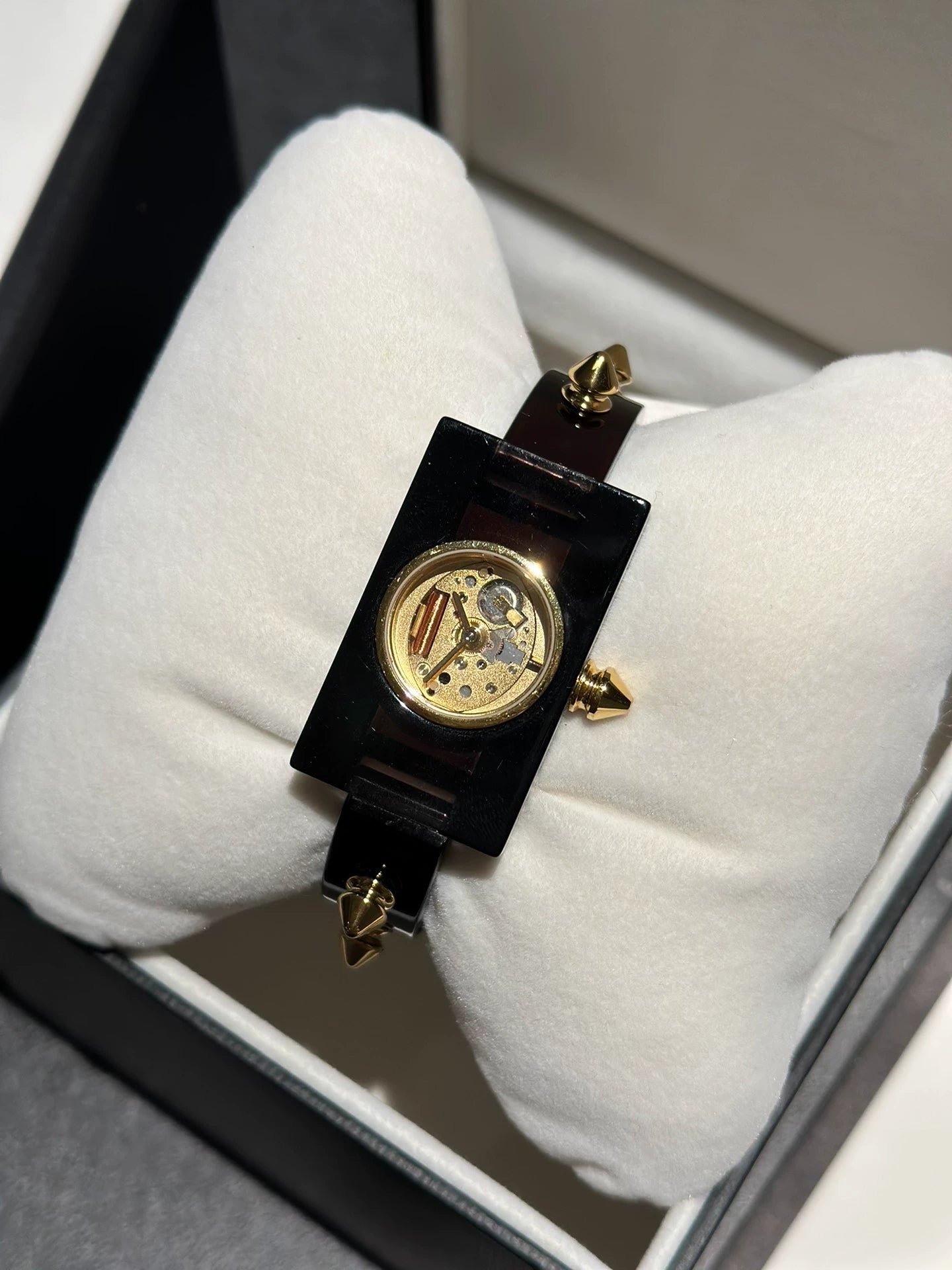 020426-watch-95 Gucci rivet bracelet watch