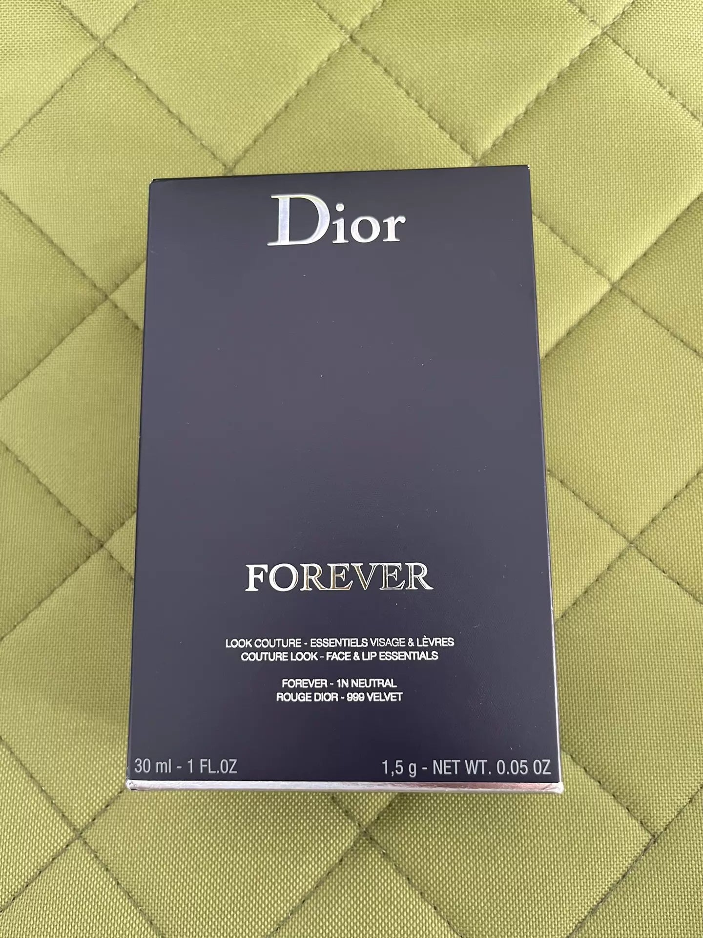030926-145 Dior lock makeup foundation