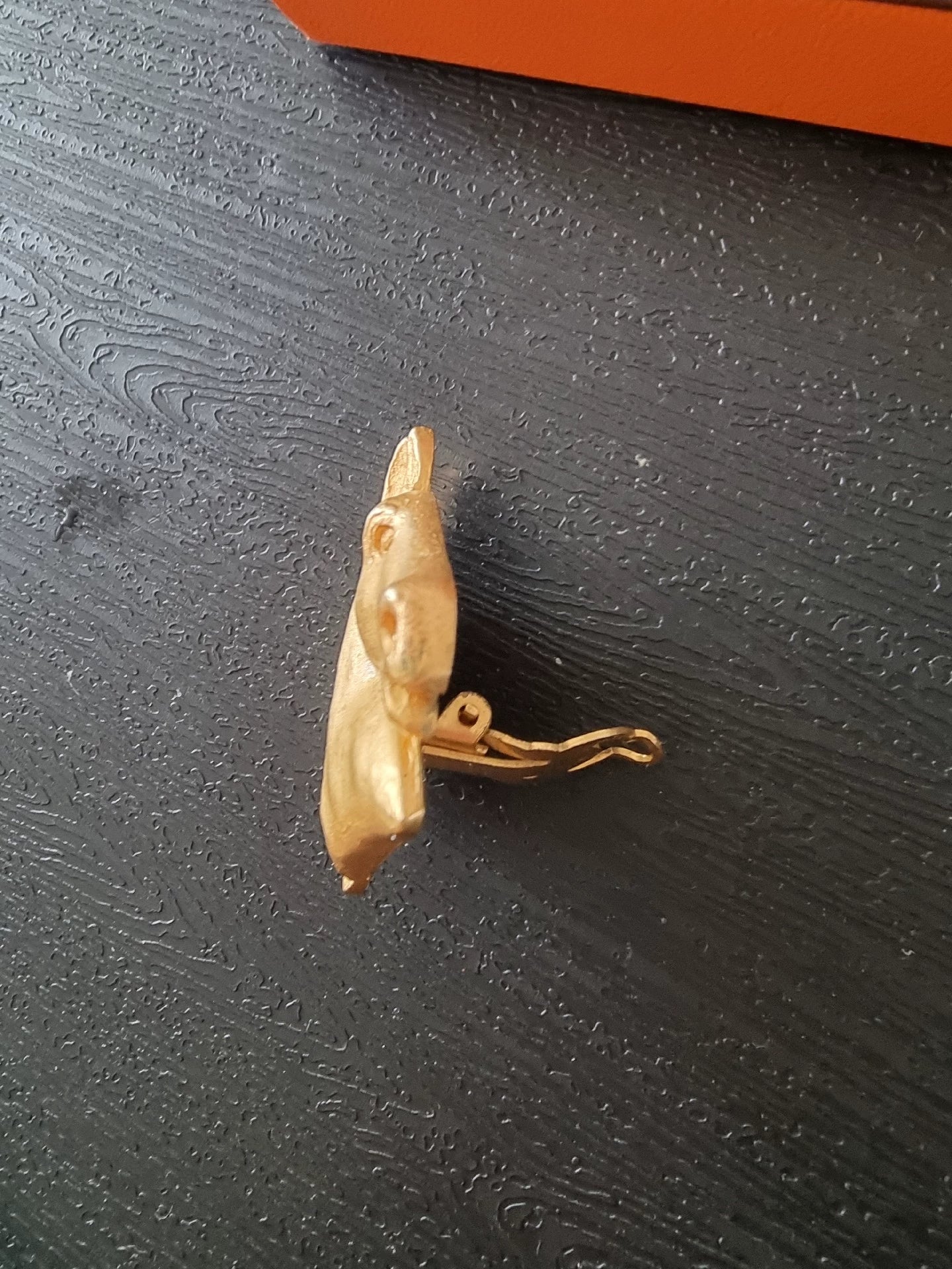 241025-73 Hermes earring only one clip piece