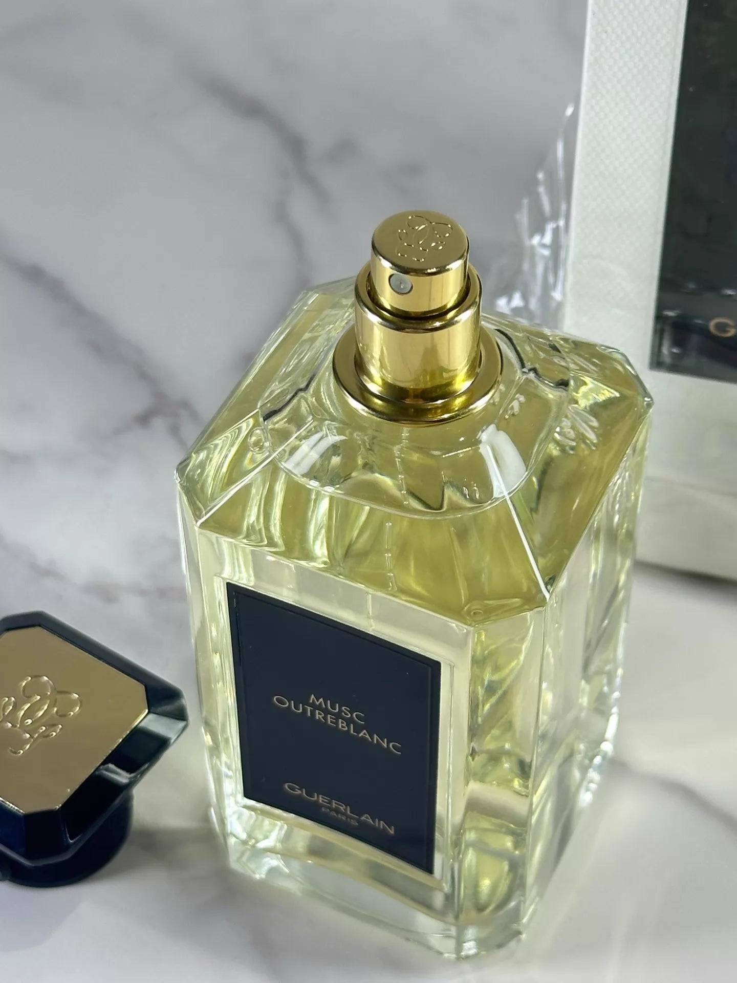 180526-11 Guerlain White Musk in 200ml 6.8 oz