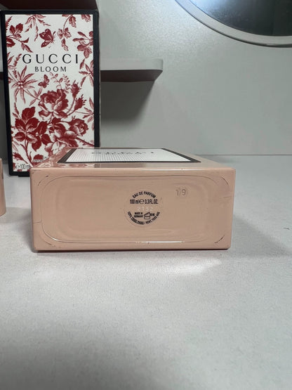 270726-123 Gucci Flower Bloom with Perfume 100ml 3.4 oz