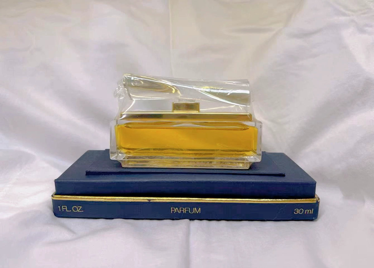 081026-17 Catherine Deneuve Deneuve. Parfum