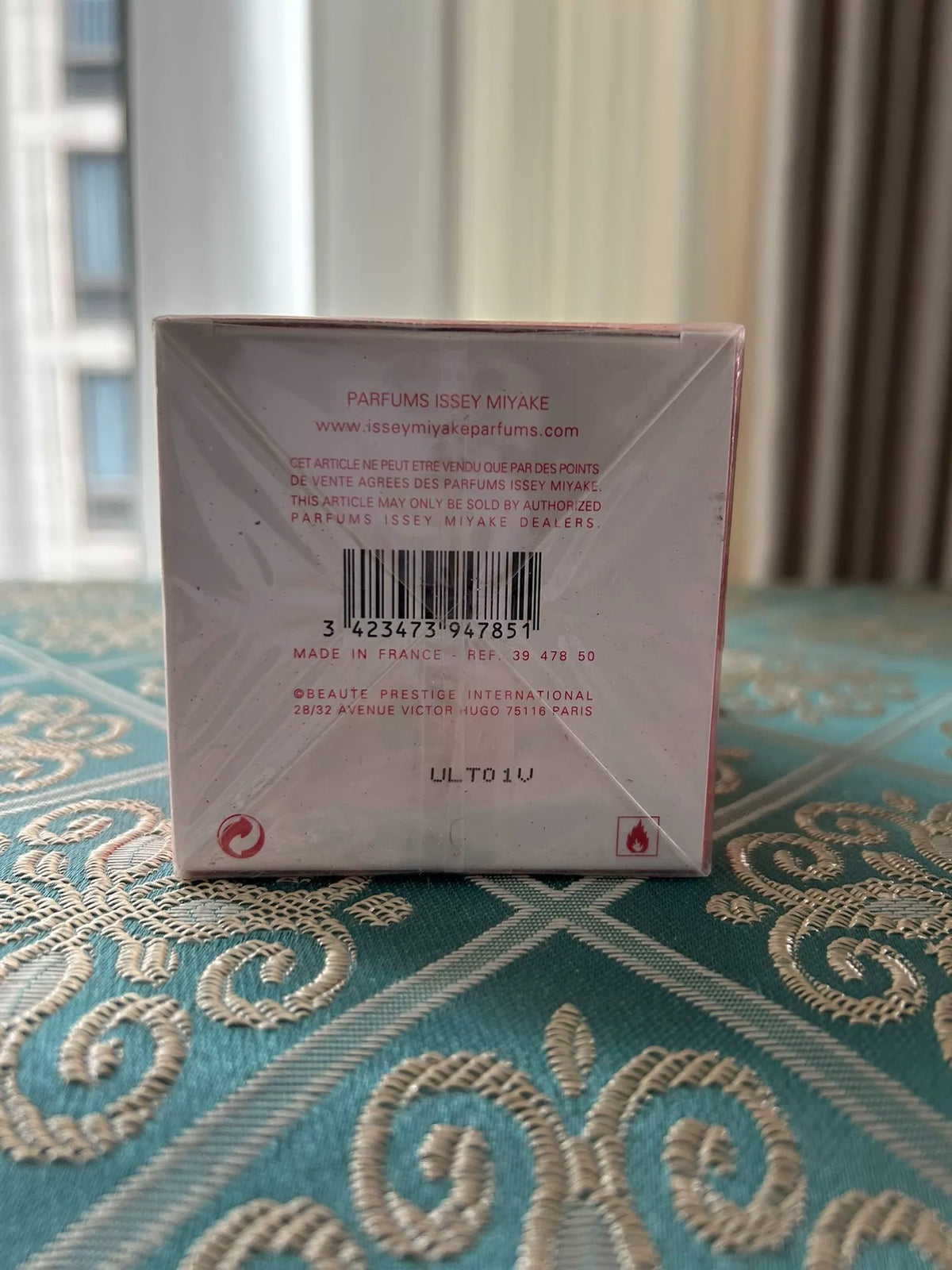 280926-84 Issey Miyake Folded Flower Yue 30ml 1 oz