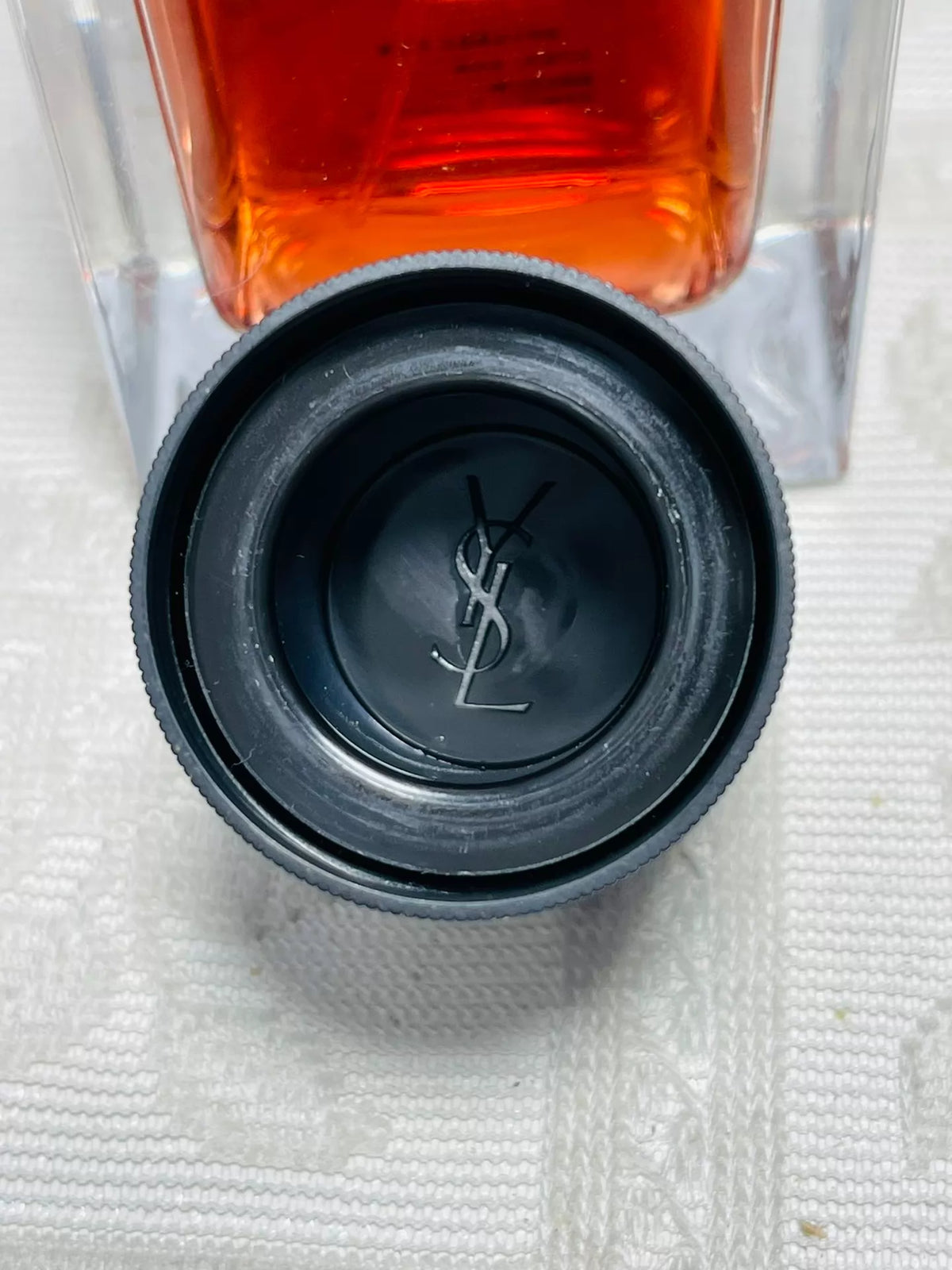 111026-51 Yves Saint Laurent Red Velvet 125ml 4.2 oz