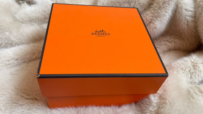 241224-1 Auth Hermes watch golden brown with box