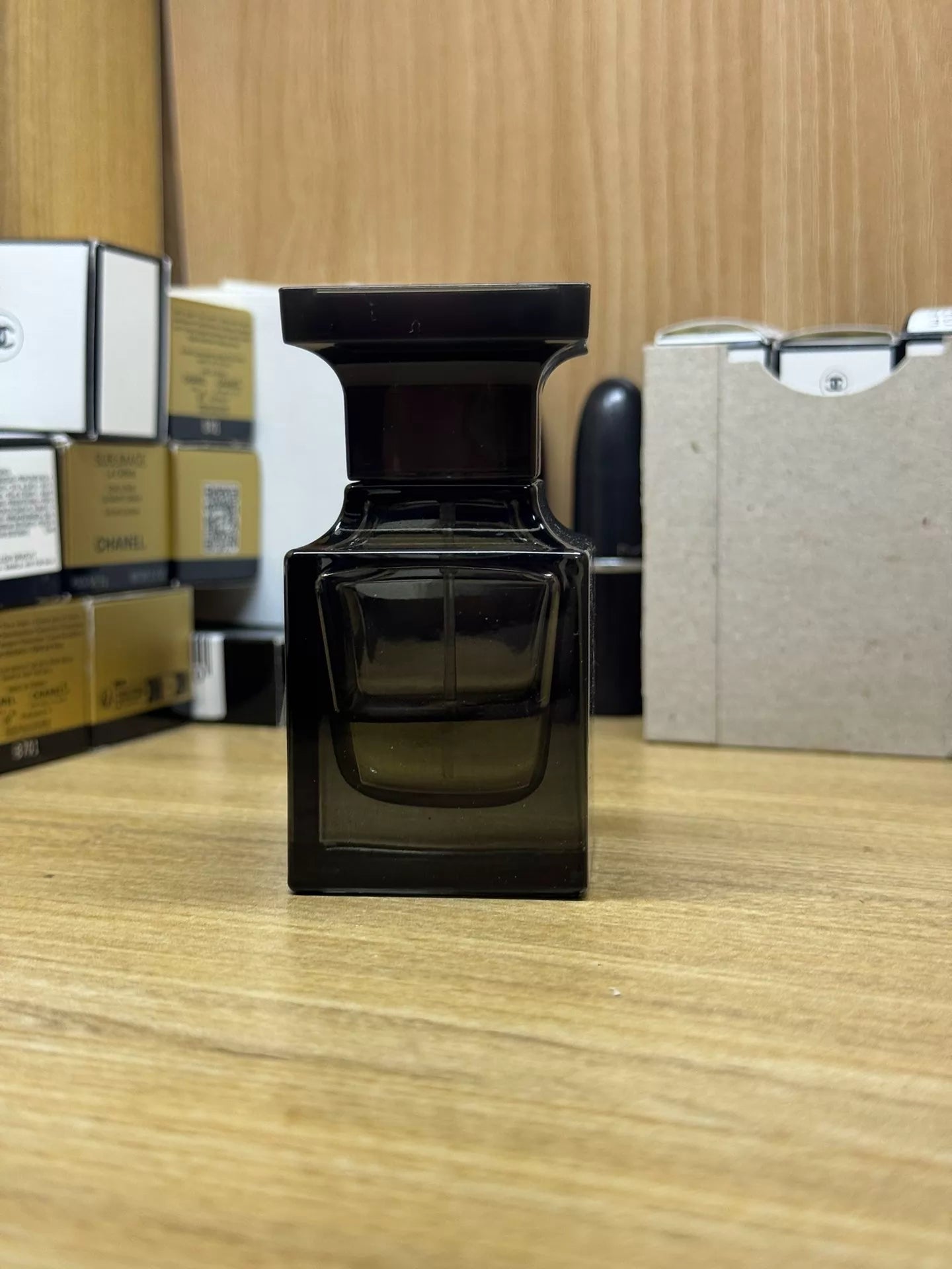 050726-6 Tom Ford Precious Oud remaining Parfum 30ml 1 oz