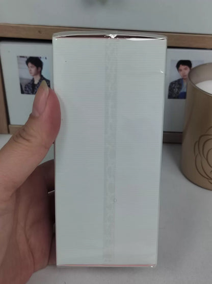 010926-28 Narciso is given EDP 90ml 3 oz