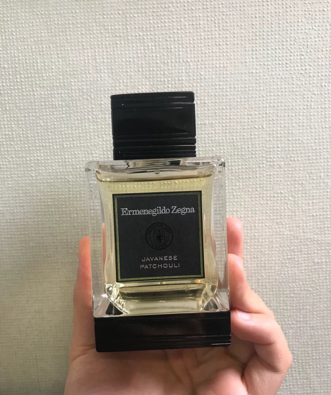 150926-195 Zegna Print Sunrise Duty Free Shop Purchase Parfum