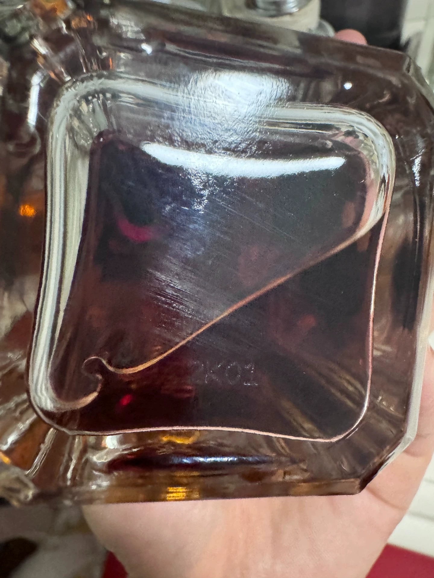 230226-39 Guerlain Art Salon Cuir Beluga 100ML