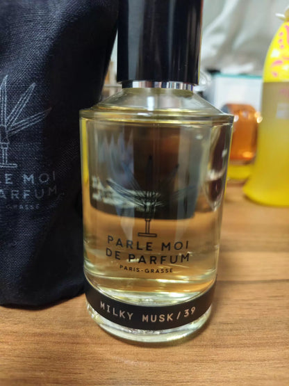040926-8 Parle Moi Milky Parfum 100ml 3.4 oz
