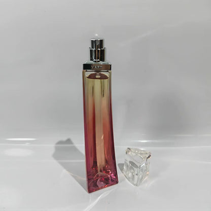 020926-552 Givenchy Alluring Charm