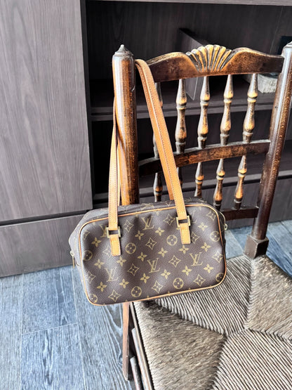 150626-bag-47 lv open smile handbag