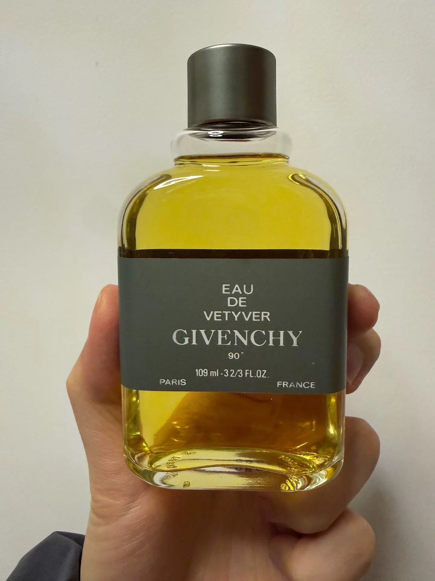 270826-18 Givenchy Vetiver 109ml 3.7 oz