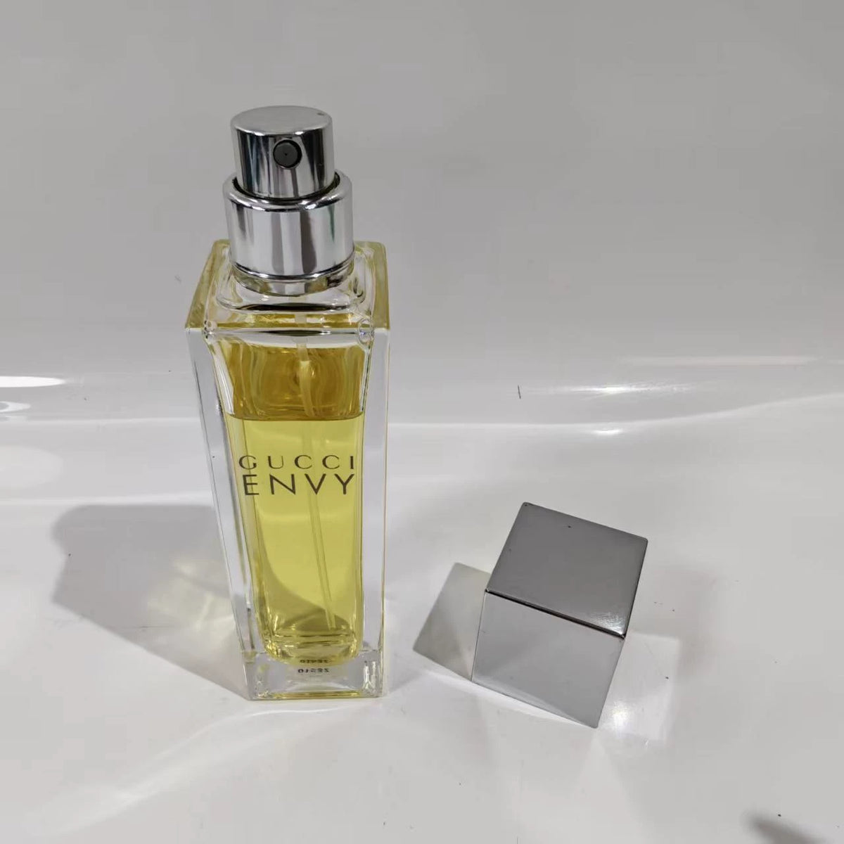 020926-10 Gucci Huang Jealousy