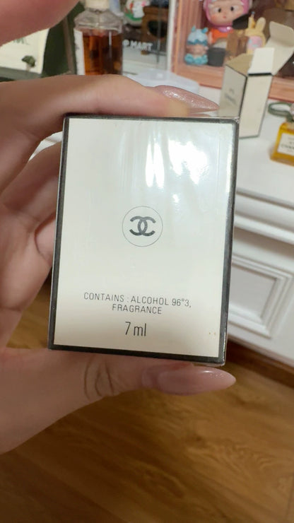 111026-15 Chanel Old Edition Parfum 7ml 0.2 oz