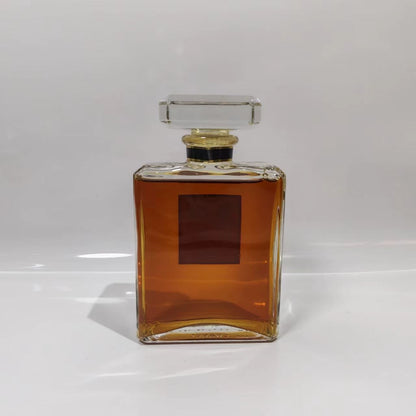 020926-28 Chanel coco lady