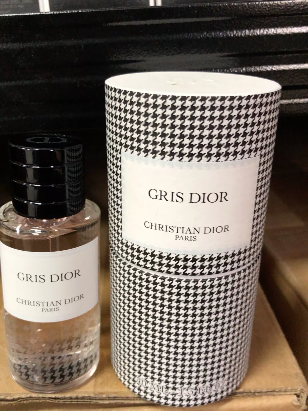 150726-229 Dior Montaigne Salon Parfum 40ml 1.4 oz