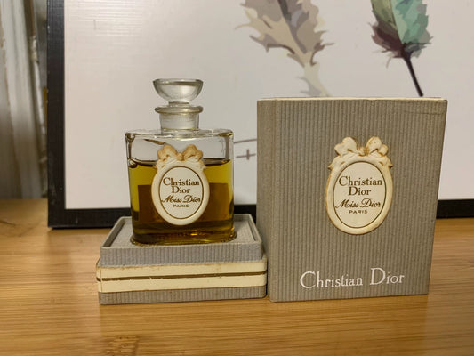 130125-58  Christian Dior Miss Dior 15 ml  1/2 oz Parfum