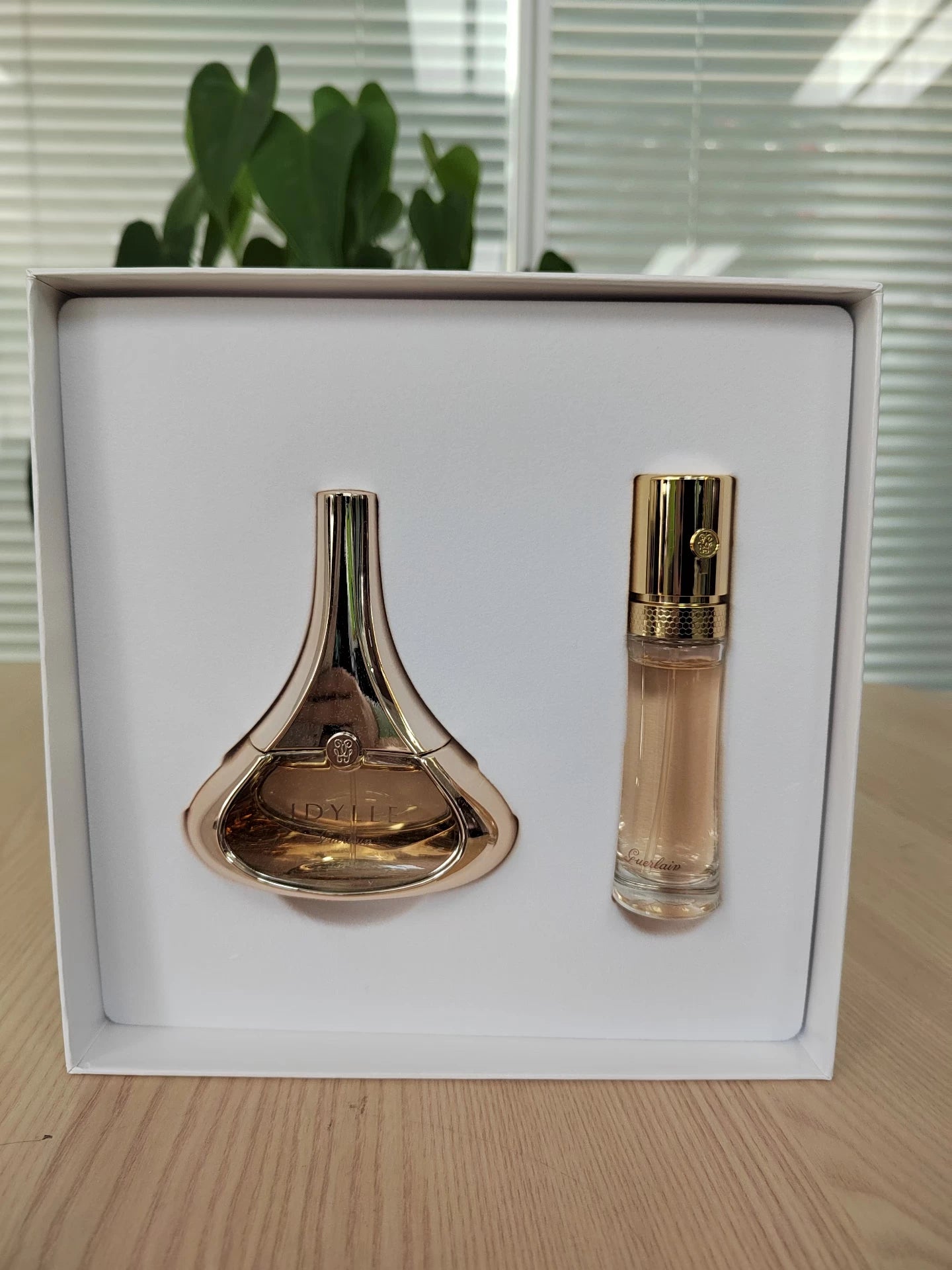 010926-120 CK Guerlain Aido Phnom EDP 50ML 1.7 oz
