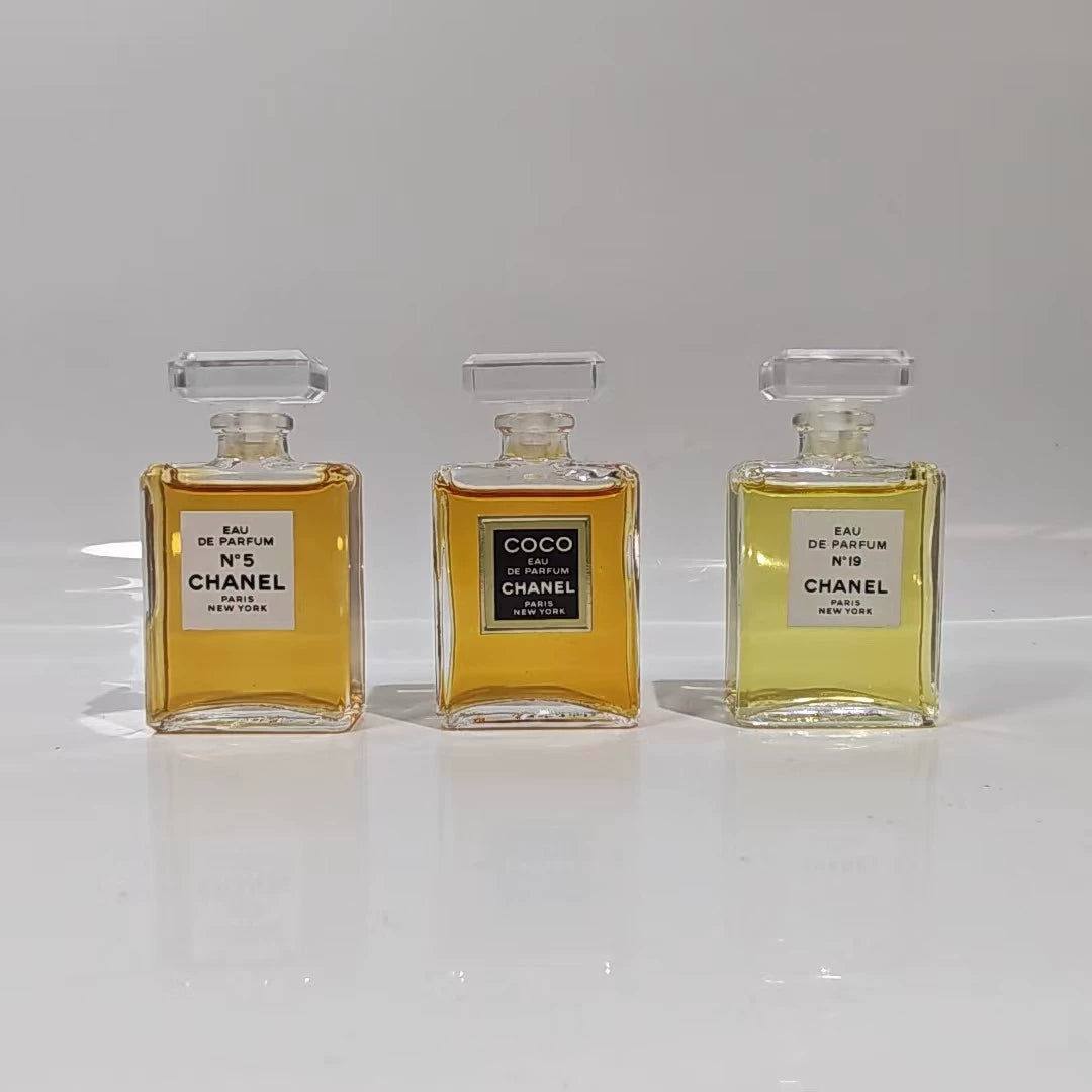 020926-446 Chanel gift box Perfume 8ml 0.3 oz