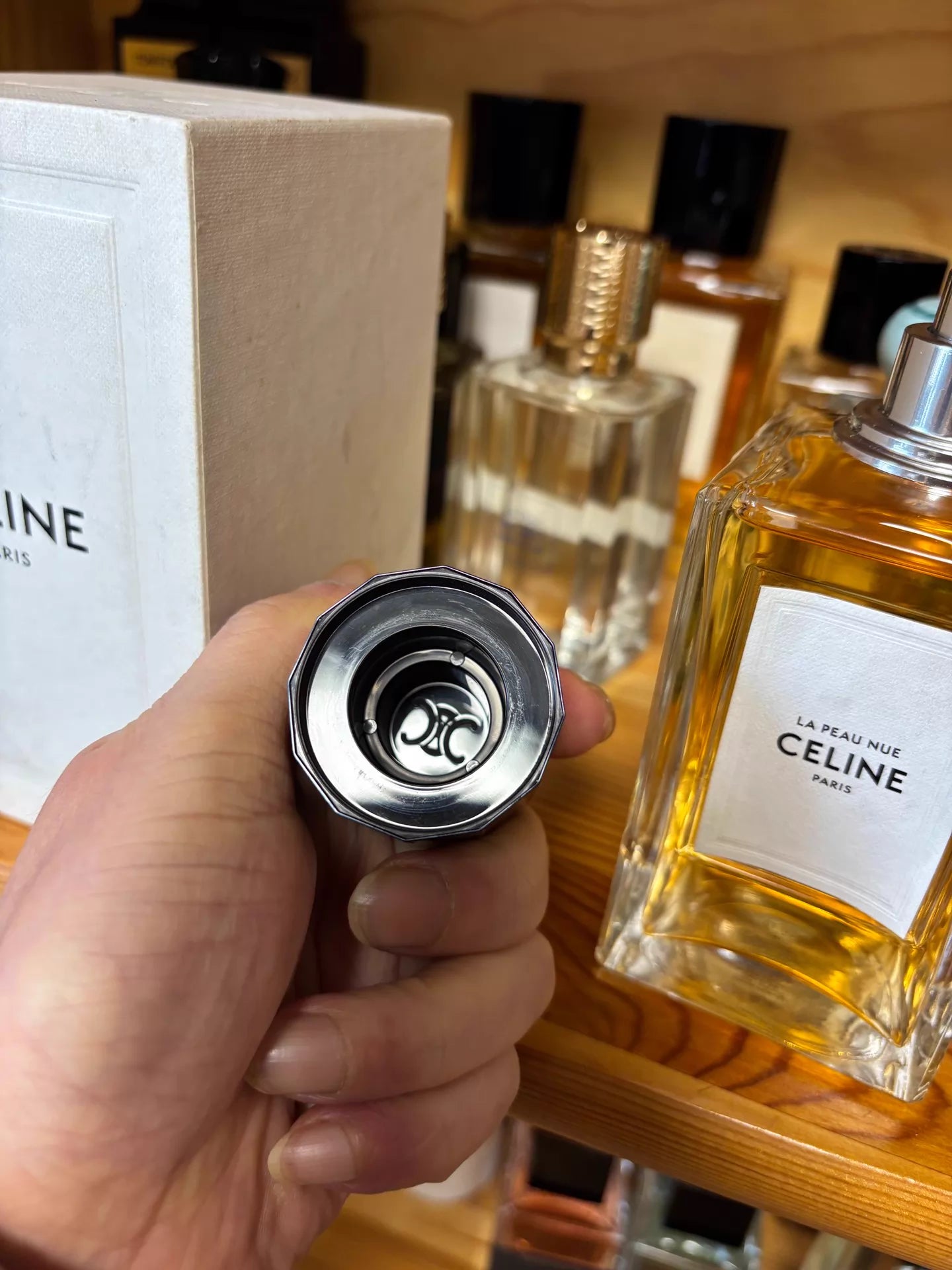 250226-62 CELINE La peau Nue 200ml  6.8 oz