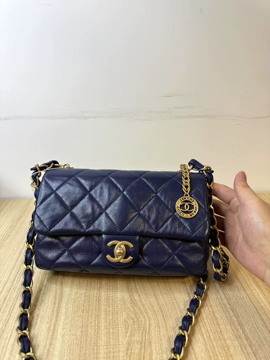 150626-bag-27 Chanel 22s blue gold handbag