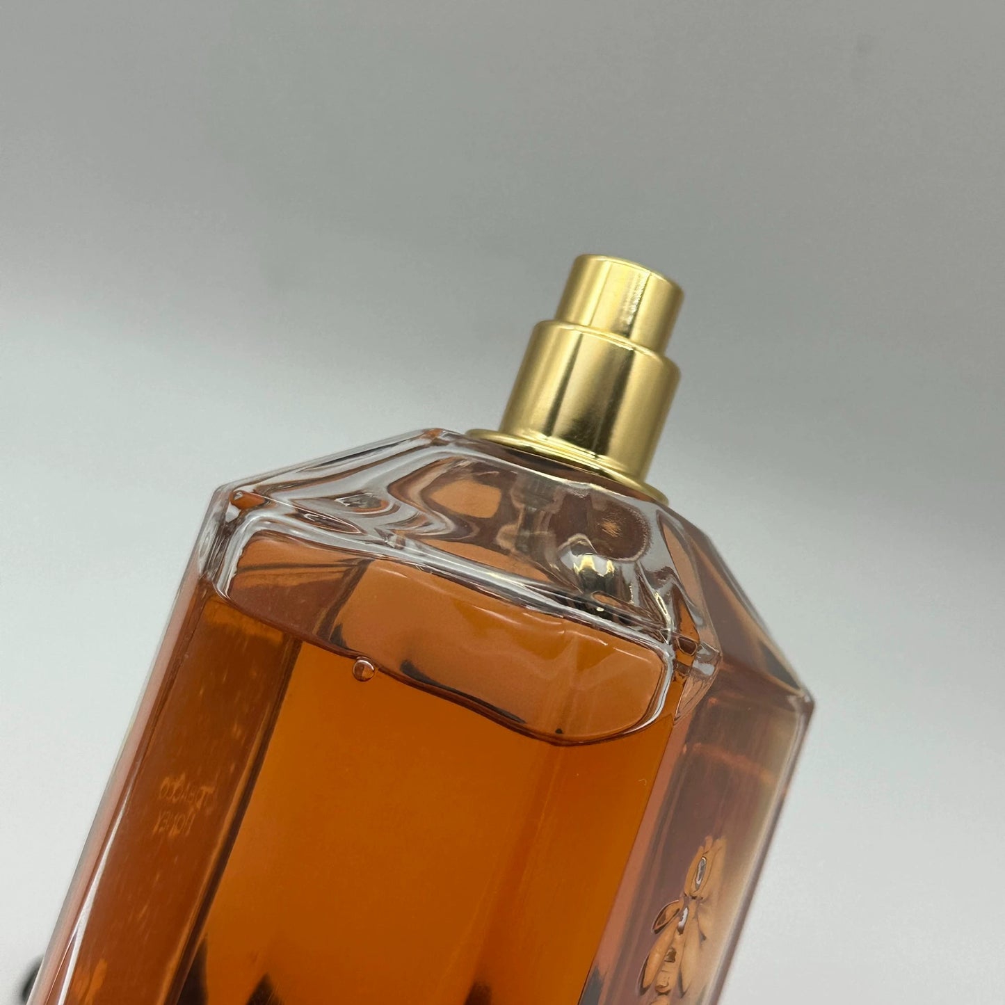 011225-15 Guerlain 200ml 6.8oz Tobacco Honey EDP