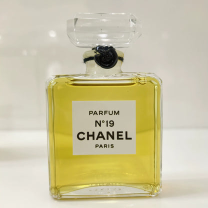 220226-59 Chanel N19 28ml Parfum Perfume