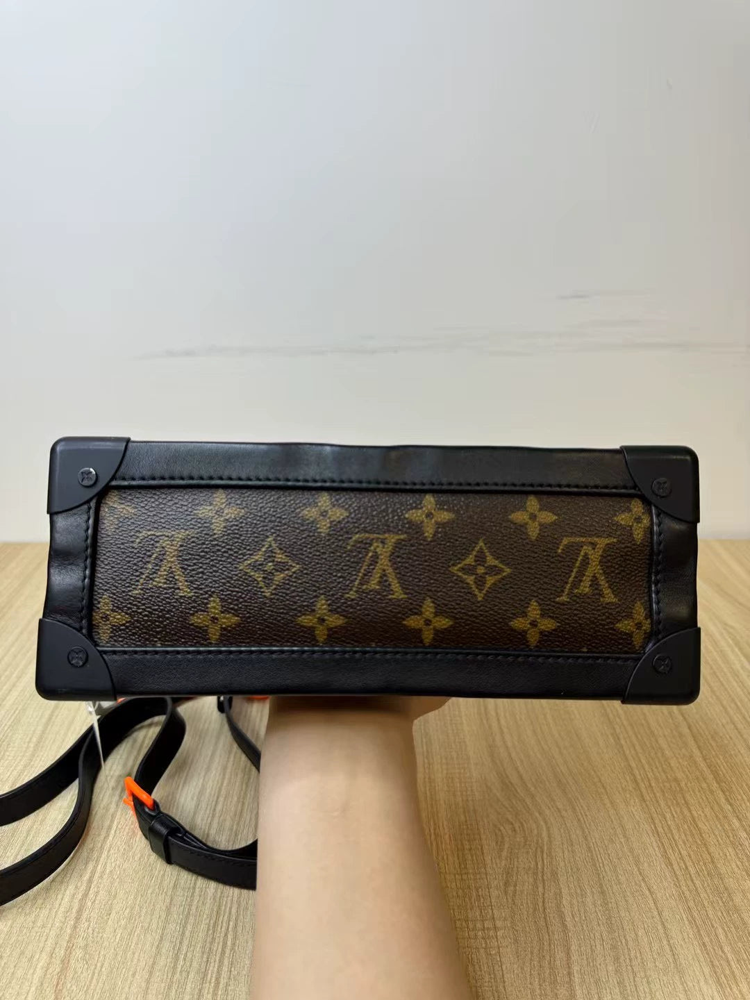 150626-bag-6 LV limited show handbag